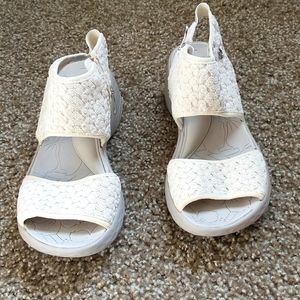 Women's b zees 8w tan